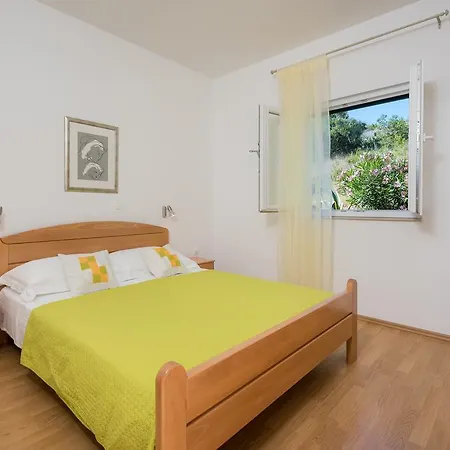 Apartment Stipe Plazibat Hvar Town