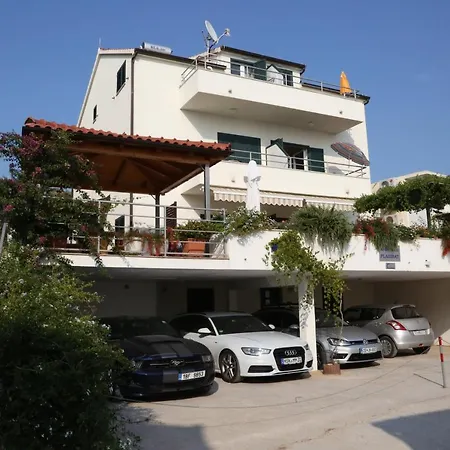 Stipe Plazibat Apartment *